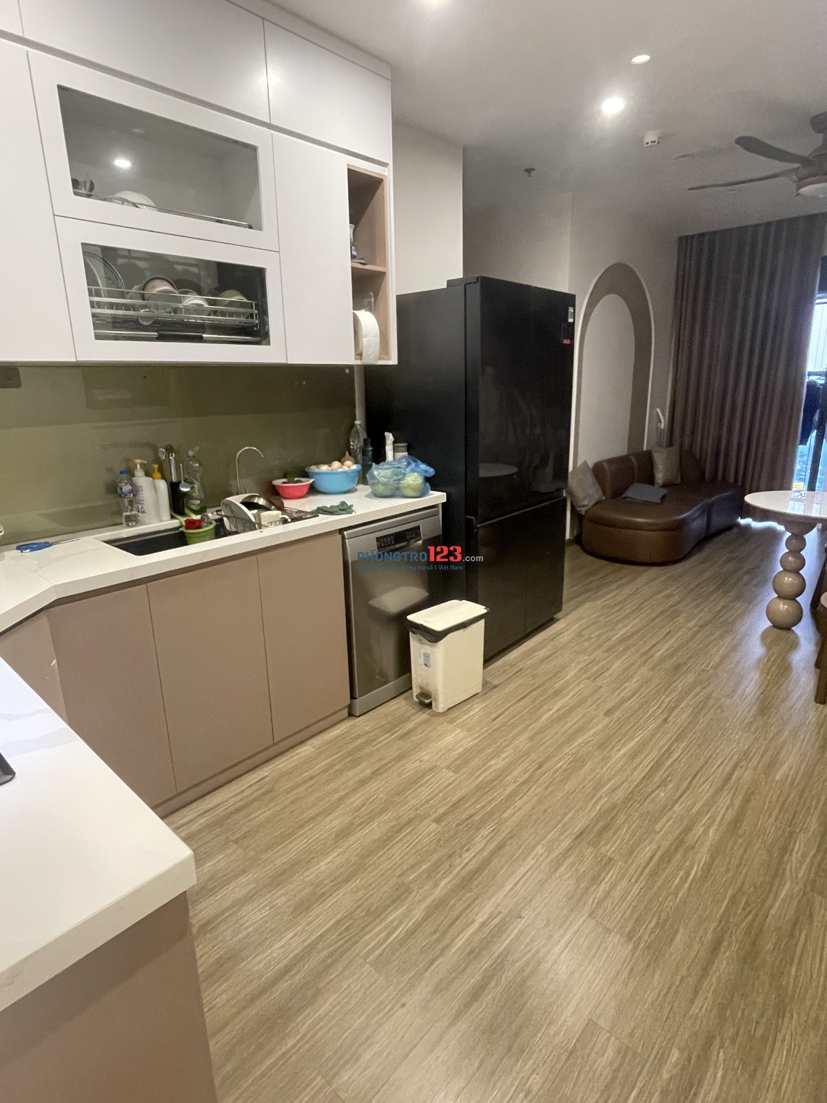 Tìm người ở ghép chung cư phòng master ở Vin Tây Mỗ