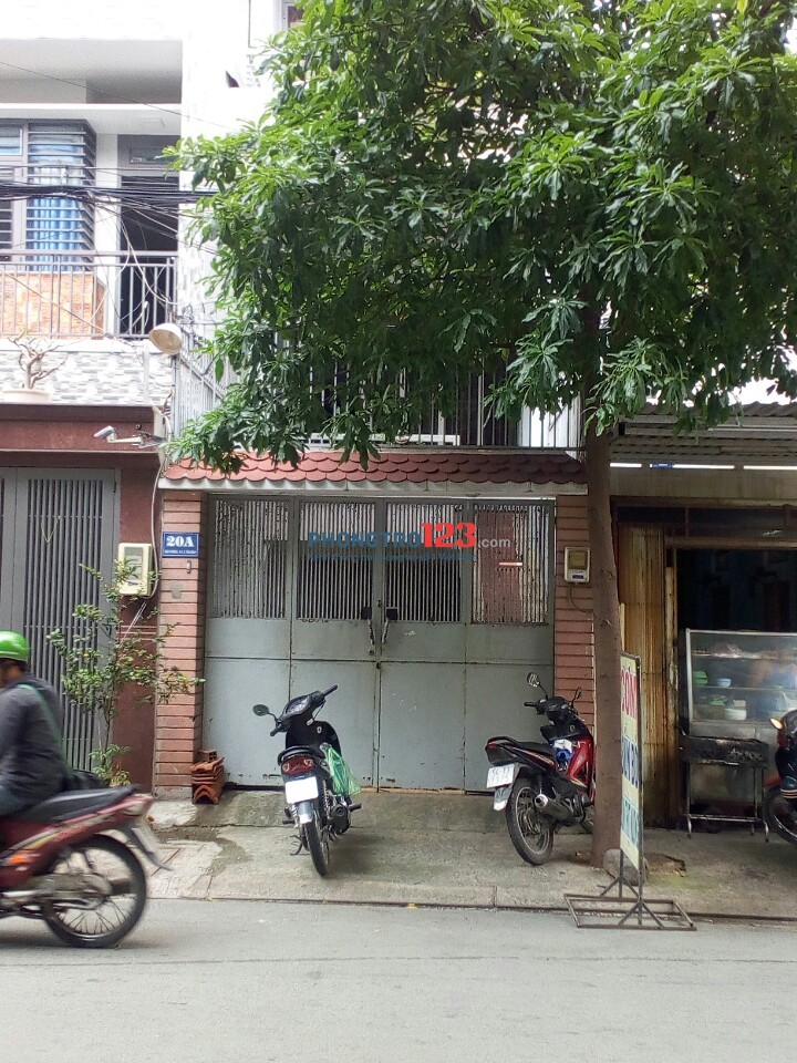 PHÒNG BAN CÔNG THOÁNG MÁT Ngay Cộng Hòa-THĂNG LONG
