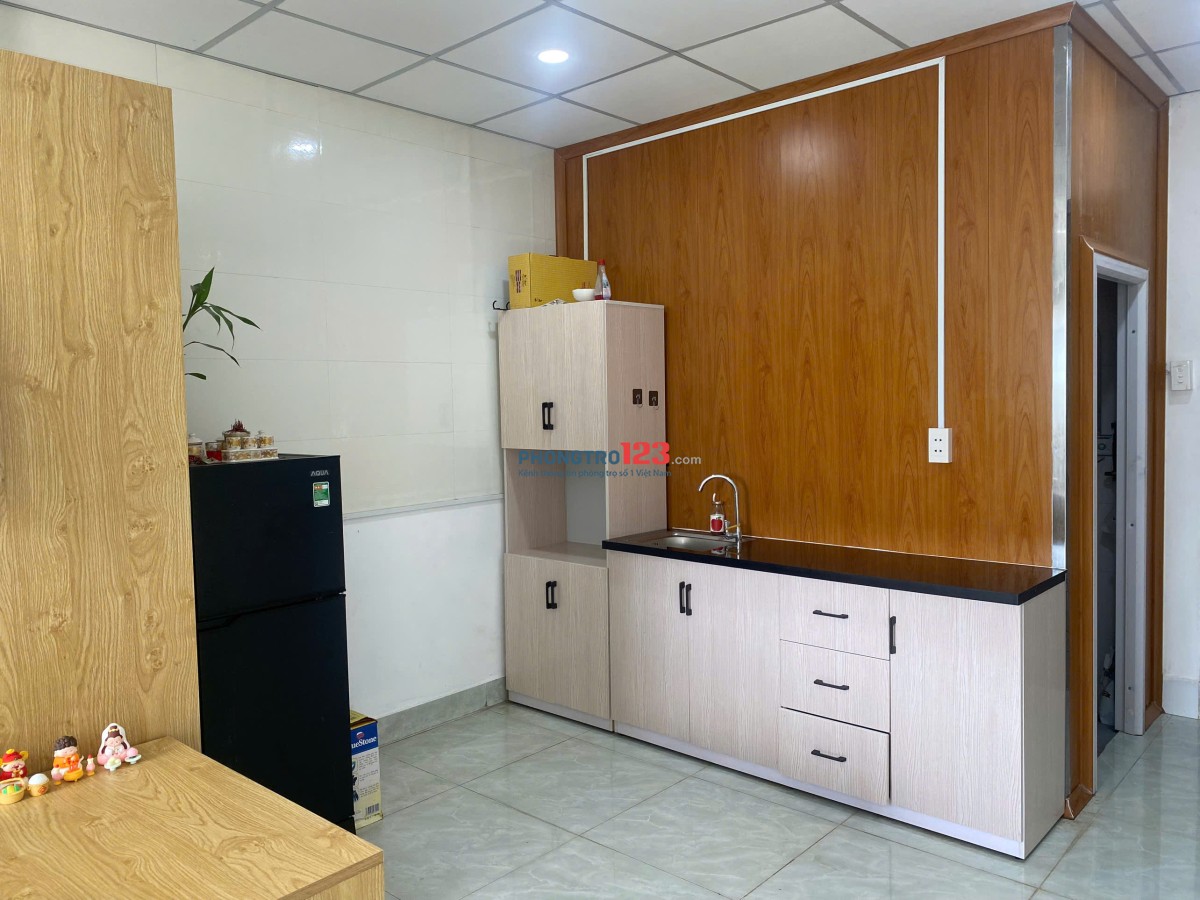 Cho thuê phòng 45m², tách bếp, cửa sổ thoáng – Xô Viết Nghệ Tĩnh, Bình Thạnh gần UTH, FTU2, UEF