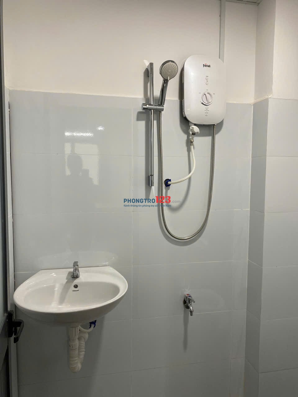 CHO THUÊ PHÒNG CÓ BAN CÔNG FULL NỘI THẤT, MÁY GIẶT RIÊNG – D5, BÌNH THẠNH GẦN UTH, FTU