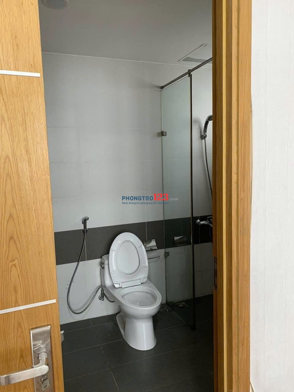 Moscow Tower- Ngay cầu tham lương Q.12, đầy đủ nội thất, 2PN, Giá 8,5 tr/th