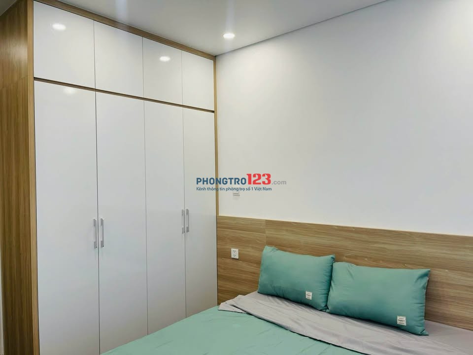 Cho thuê C/c Oriental Plaza, 685 Âu Cơ - 2PN, Full NT giá thuê 14tr/tháng