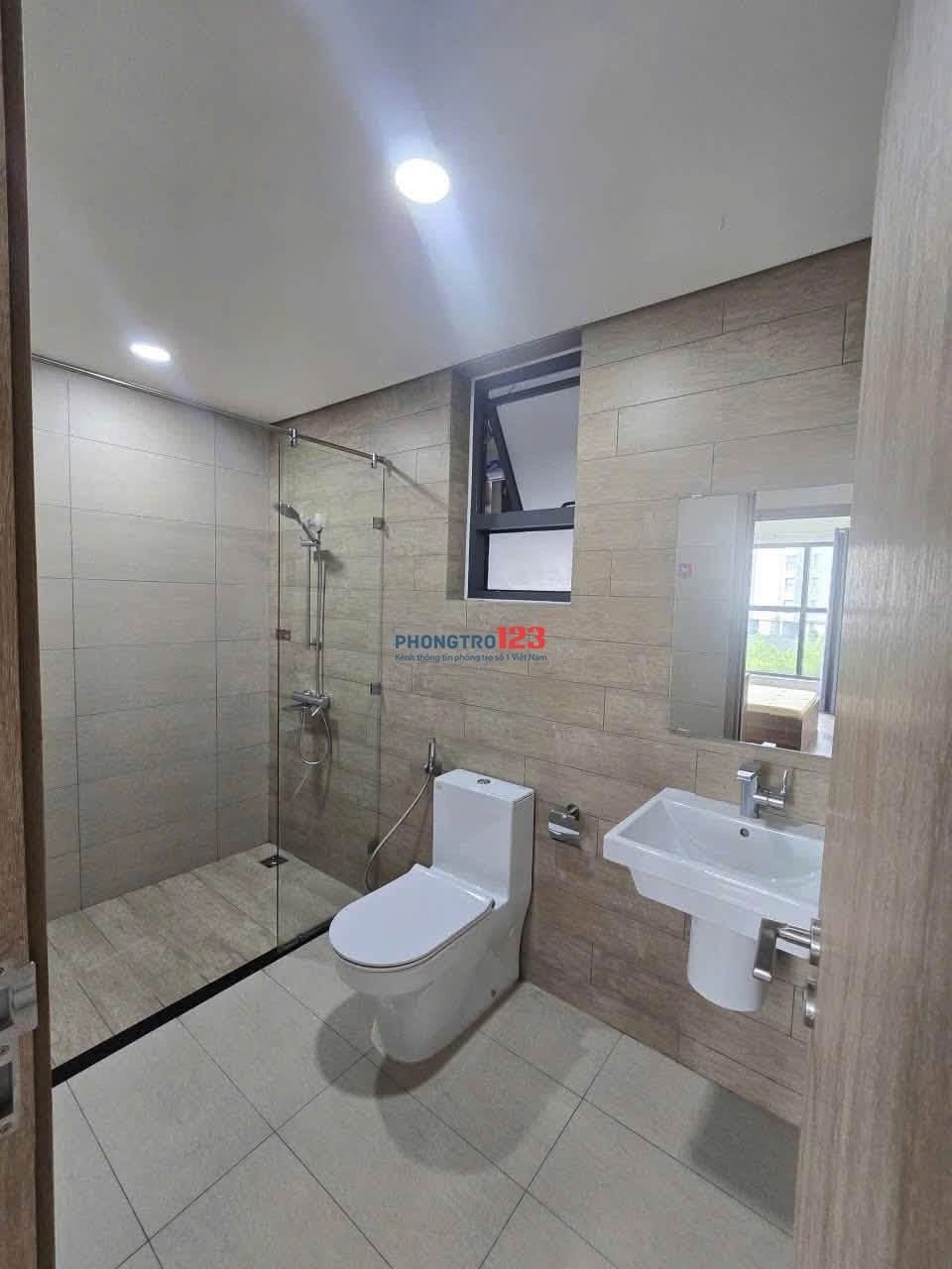 Căn hộ Lữ Gia Plaza Quận 11, 3PN Full nội thất giá 14,5 tr/th, nhận nhà liền.