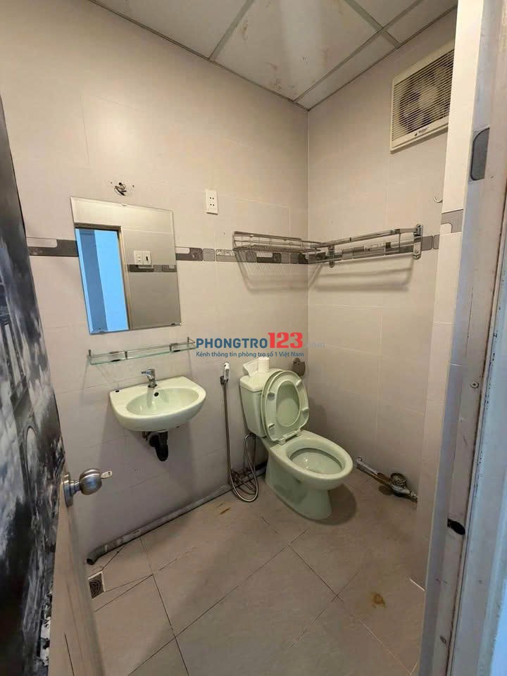 Chung Cư Võ Thị Sáu Quận 3, Ko nội thất thang bộ, 1PN Giá thuê 10 tr/th