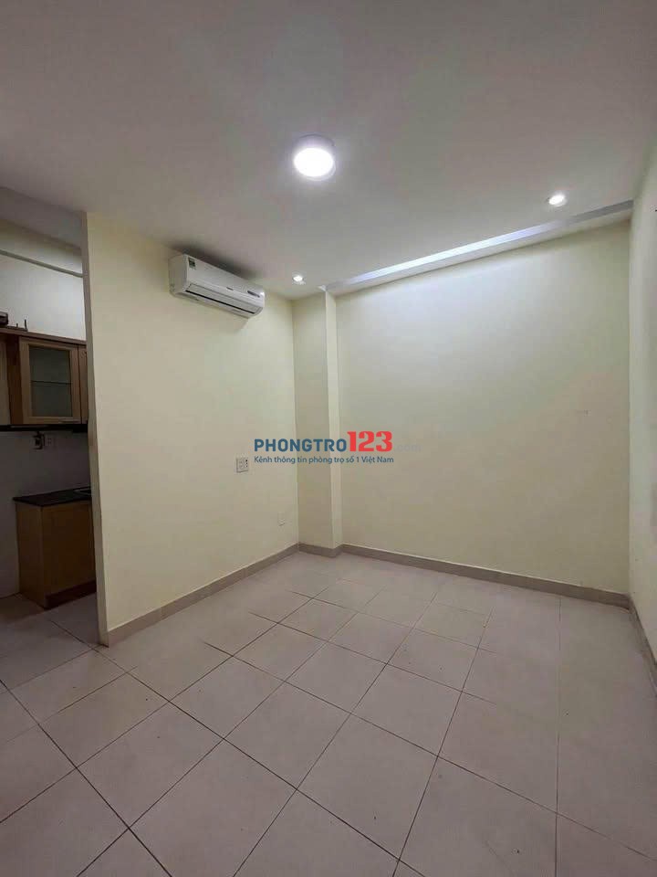 Chung Cư Võ Thị Sáu Quận 3, Ko nội thất thang bộ, 1PN Giá thuê 10 tr/th