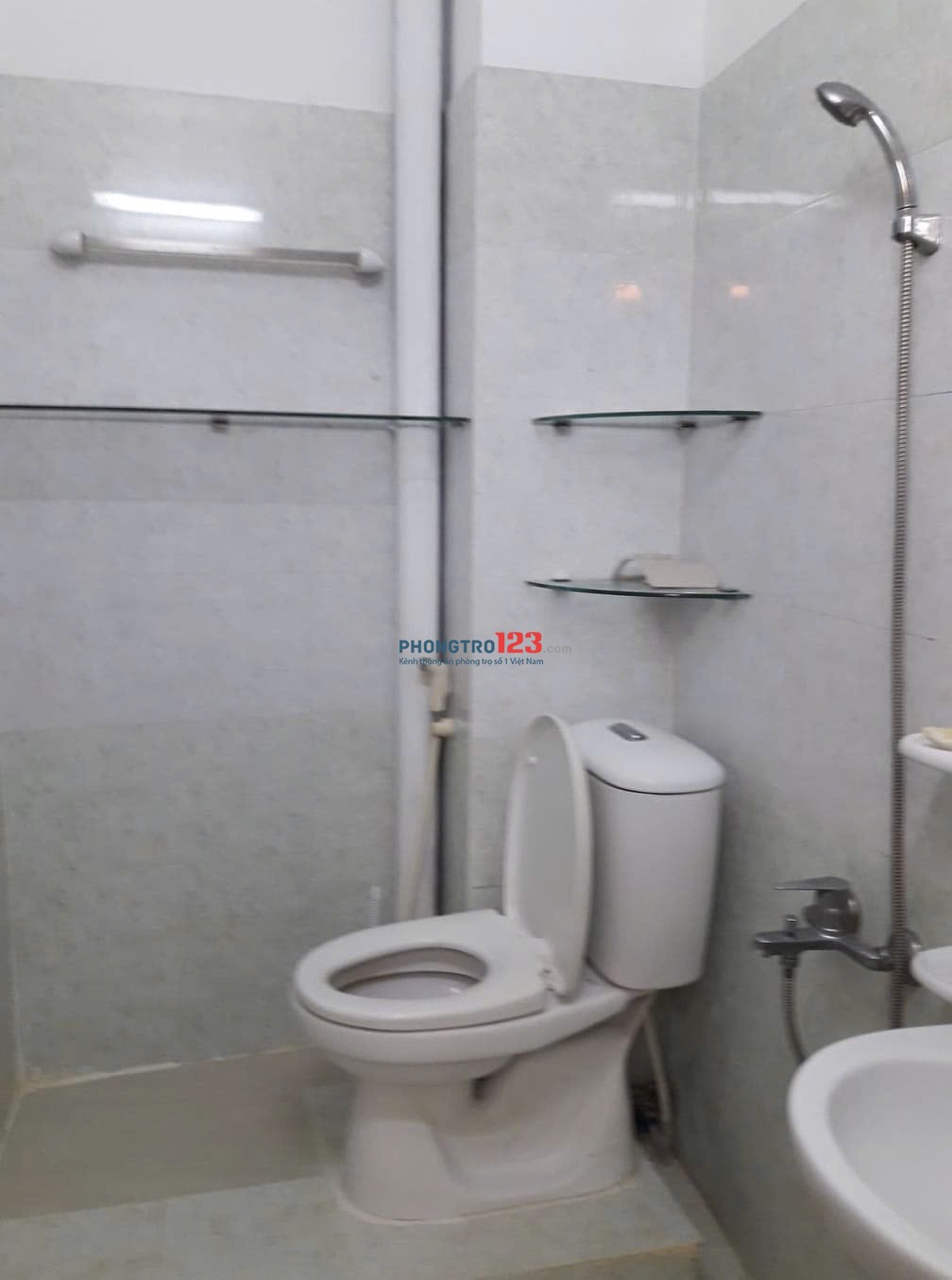 Cho thuê phòng trọ quận 3, thoáng mát, full đồ, dt 18m2, giờ tự do, giá 3.5 triệu/tháng