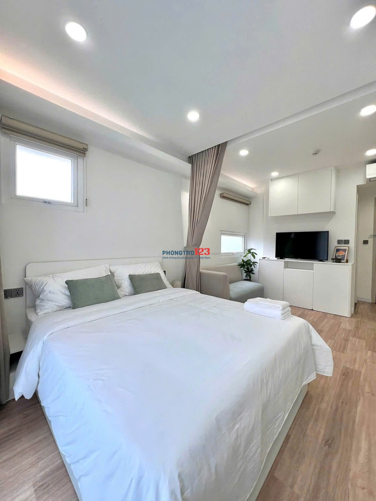 CHO THUÊ CĂN HỘ TÁCH BẾP FULL NỘI THẤT CÓ BAN CÔNG – NGUYỄN TRÃI, QUẬN 1