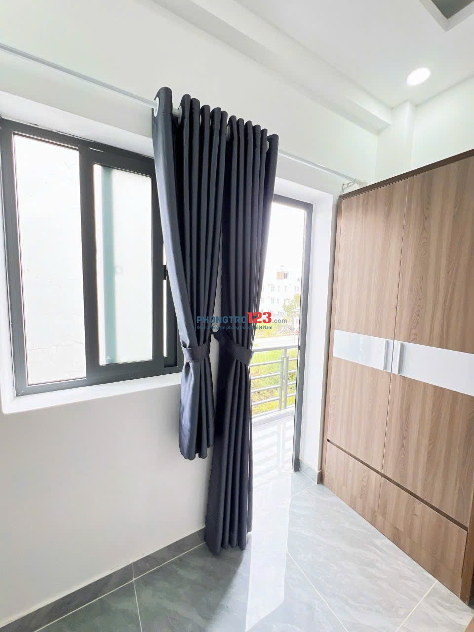 Phòng ban công full nội thất - máy giặt riêng