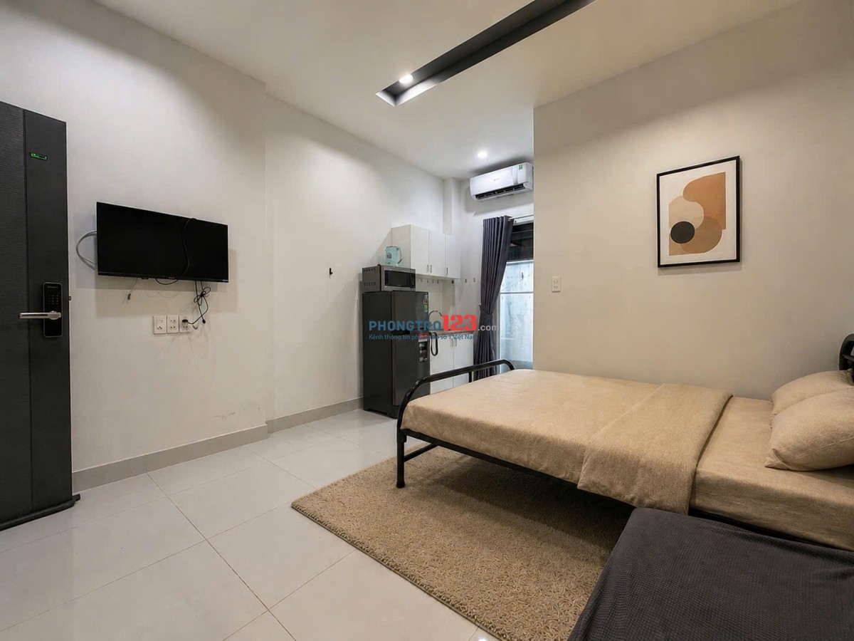 CĂN HỘ BAN CÔNG, FULL NỘI THẤT, SÁT QUẬN 1,3