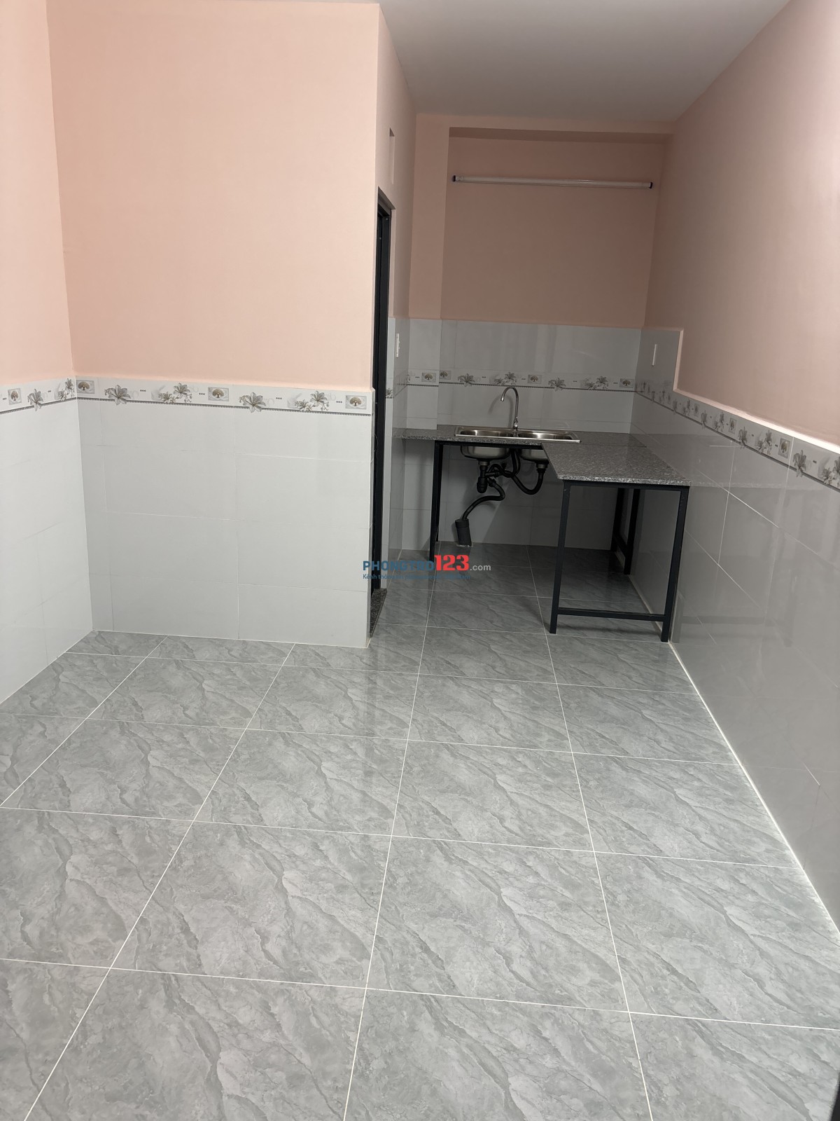 Phòng trọ giá rẻ có lối đi, điện nước riêng, mặt tiền đường, gần trường ĐHSP, ĐH Mở Tphcm