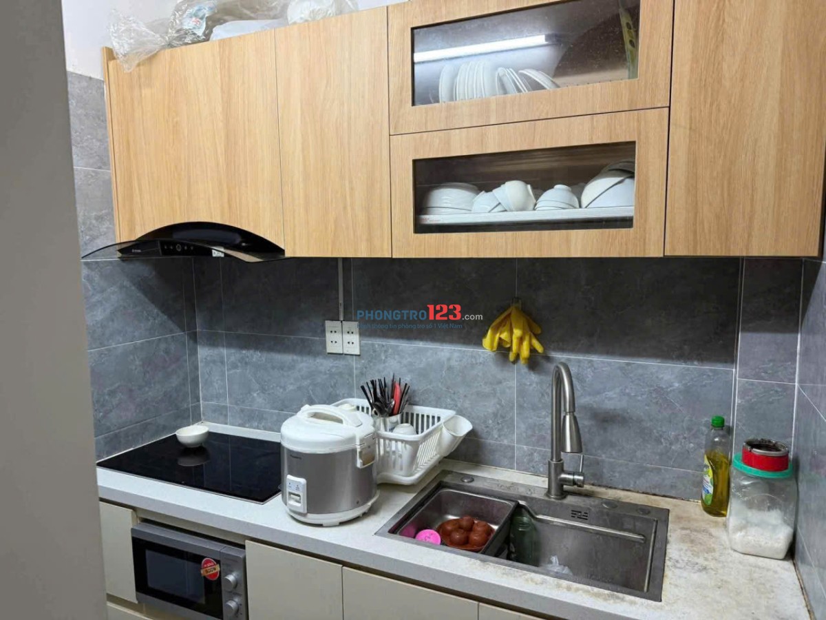 Nhà riêng 2p ngủ- đường Cô Giang-Cầu Kiều, sẵn nội thất giá 15tr/tháng