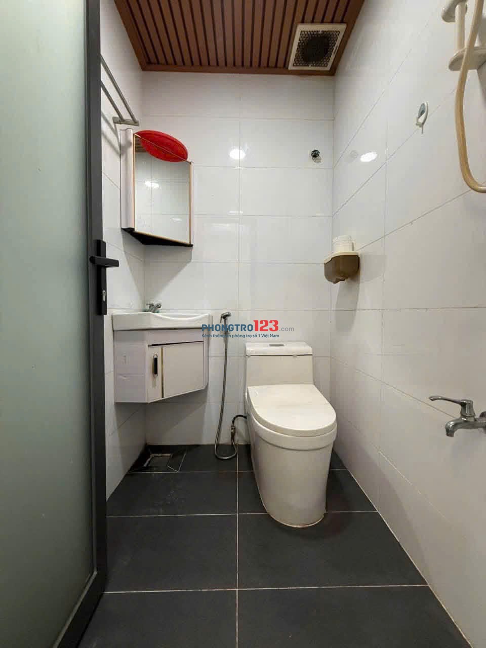 [CHÍNH CHỦ] CHO THUÊ NHÀ NGUYÊN CĂN TRƯƠNG ĐỊNH, Q.3, 3 TẦNG - 2PN & 3WC