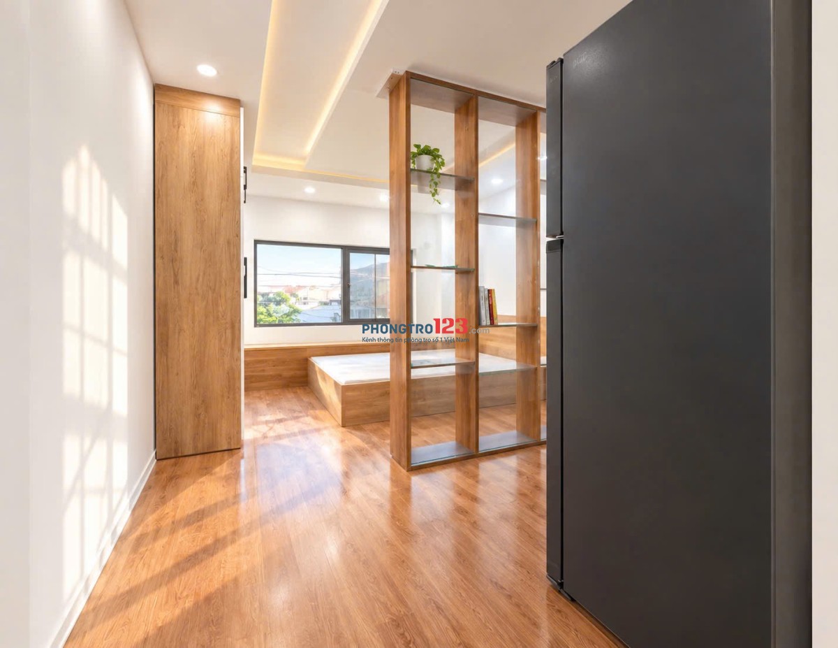 KHAI TRƯƠNG PHÒNG 40m2 TÁCH BẾP VÁCH KÍNH, FULL NỘI THẤT MỚI GIÁP QUẬN 1- CÔ BẮC, PHÚ NHUẬN