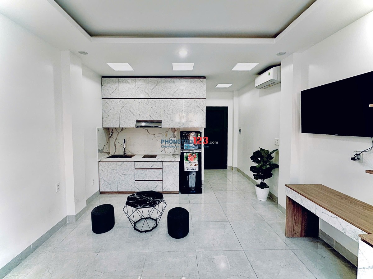 CĂN HỘ BAN CÔNG CỰC CHILL GIÁ RẺ – XÁCH VALI VÀO Ở NGAY