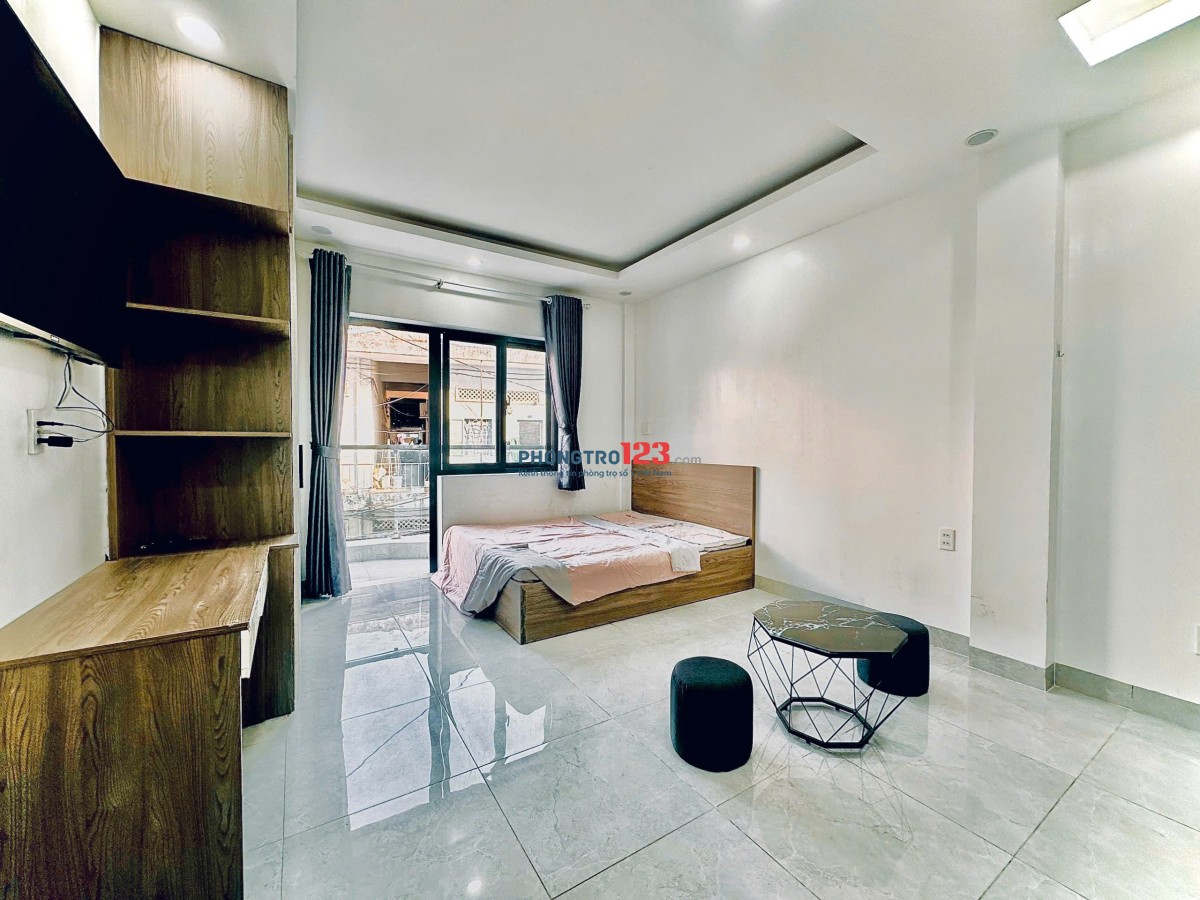 CĂN HỘ BAN CÔNG CỰC CHILL GIÁ RẺ – XÁCH VALI VÀO Ở NGAY