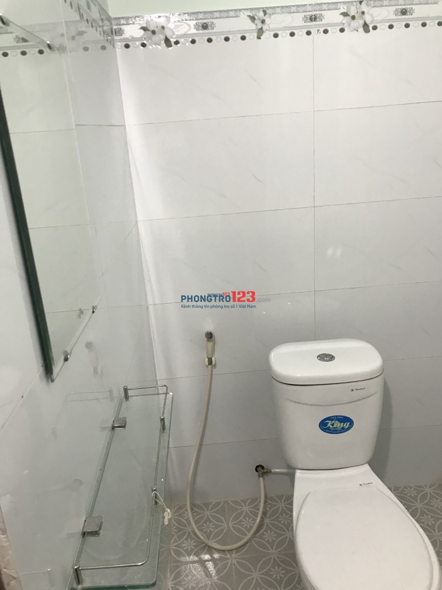 Cho thuê Phòng có máy lạnh cách trường ĐH Công thương 300met và Aeon.