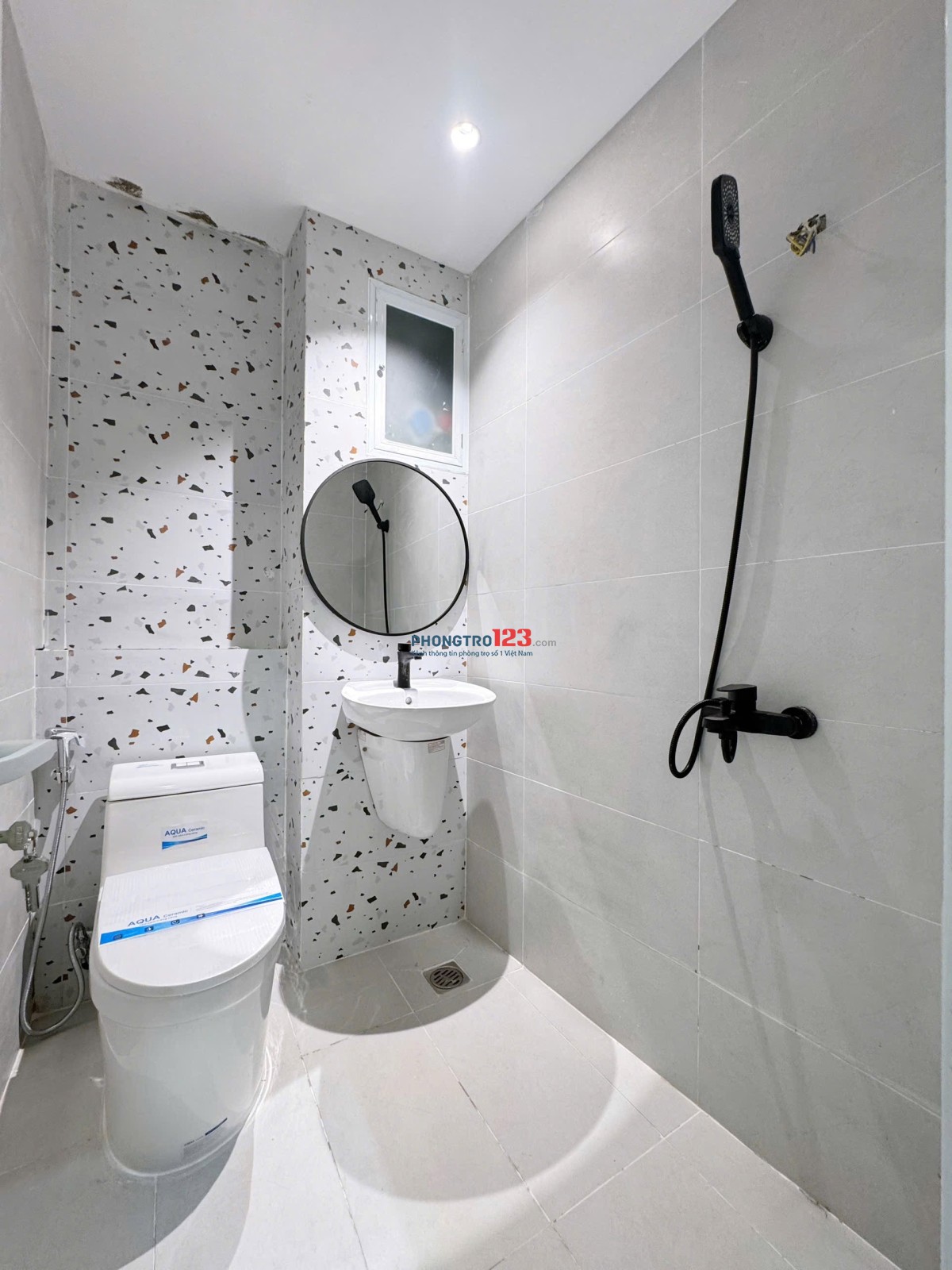 Khai trương nhà xây mới 100%, Studio ban công đón nắng cửa sổ trời thoáng tại Tô Hiệu gần Đầm Sen