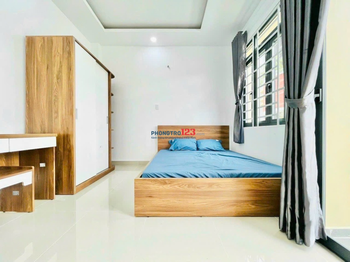 Cho thuê căn hộ ban công gần ngã tư Phú Nhuận, khu Phan Xích Long