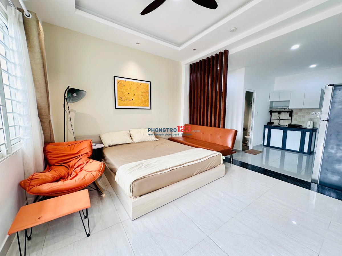 CĂN HỘ BAN CÔNG THOÁNG, MÁY GIẶT RIÊNG BẾP TÁCH XA GIƯỜNG XÔ VIẾT NGHỆ TĨNH BÌNH THẠNH GẦN QUẬN 1, 3