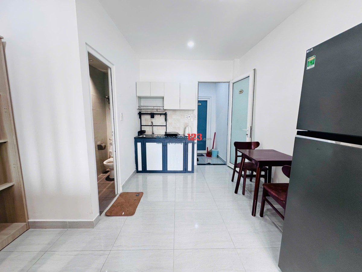 CĂN HỘ BAN CÔNG THOÁNG, MÁY GIẶT RIÊNG BẾP TÁCH XA GIƯỜNG XÔ VIẾT NGHỆ TĨNH BÌNH THẠNH GẦN QUẬN 1, 3