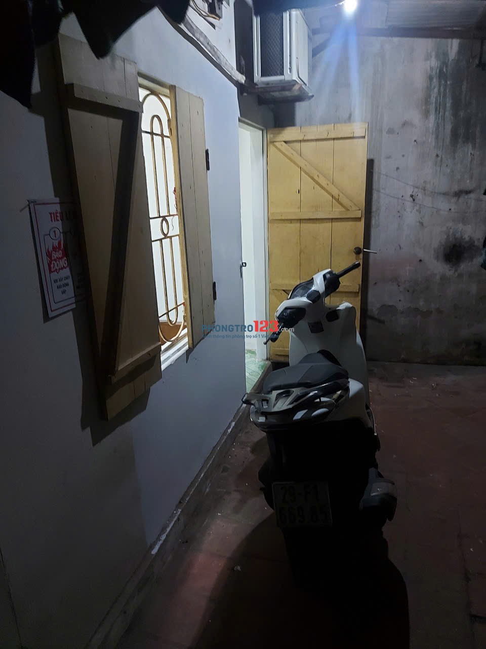 Cho thuê phòng trọ Hà Nội 30m2 (20m2 +10m2 gác xép)