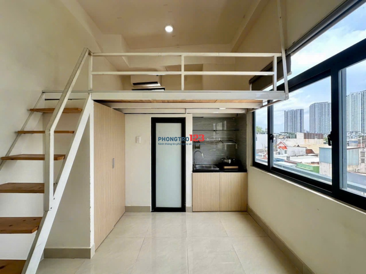 Gác lửng cửa sổ thoáng tòa nhà sạch đẹp - Phan Văn Hân gần chợ Thị Nghè