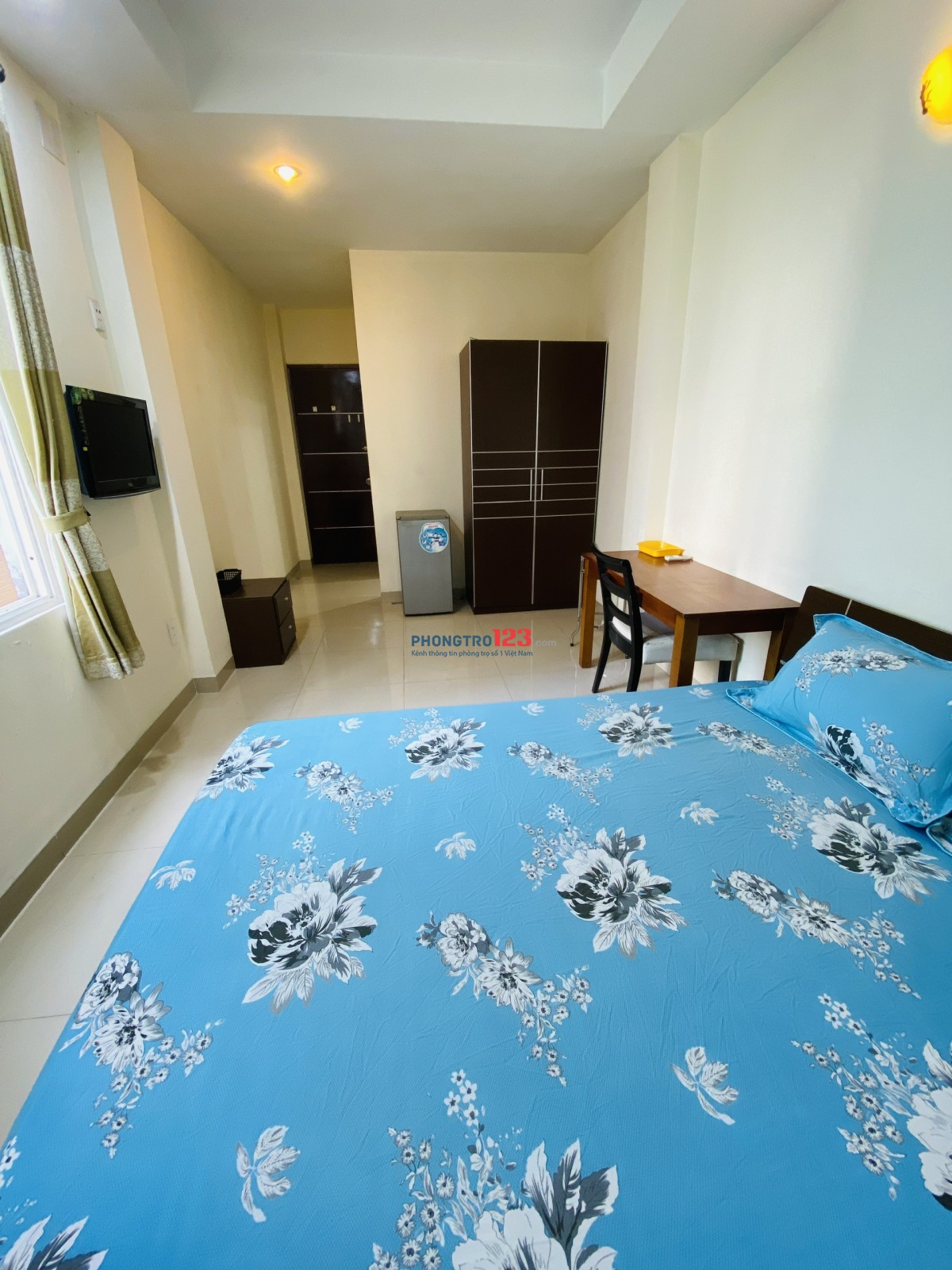 Phòng đầy đủ tiện nghi. ĐC: 18A/17. Gần Đài truyền hình và trường Khoa Học Xã Hội & Nhân Văn 200 mét