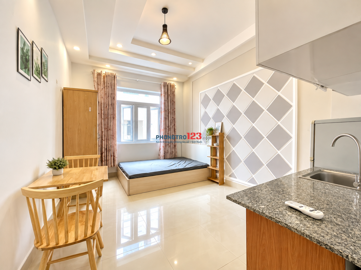 Cho thuê phòng Bình Thạnh siêu thoáng 30m2, full nội thất gần ngã tư hàng xanh, UTH, FTU2 tiện đi Q1