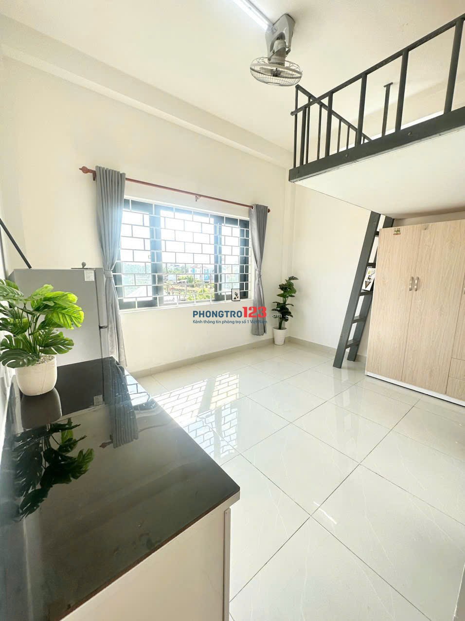 Cho thuê phòng duplex cửa sổ trời ngay Dương Quảng Hàm
