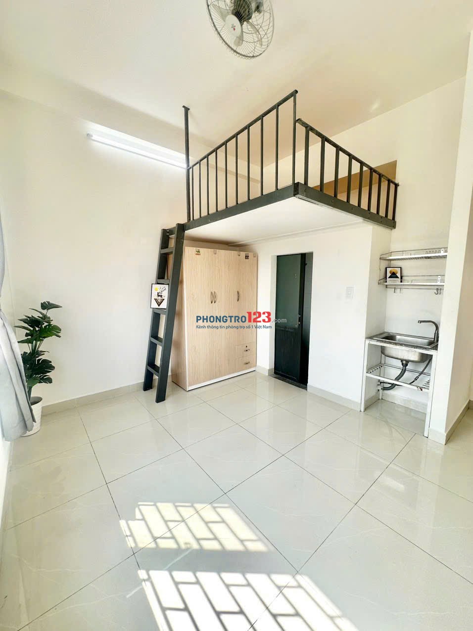 Cho thuê phòng duplex cửa sổ trời ngay Dương Quảng Hàm