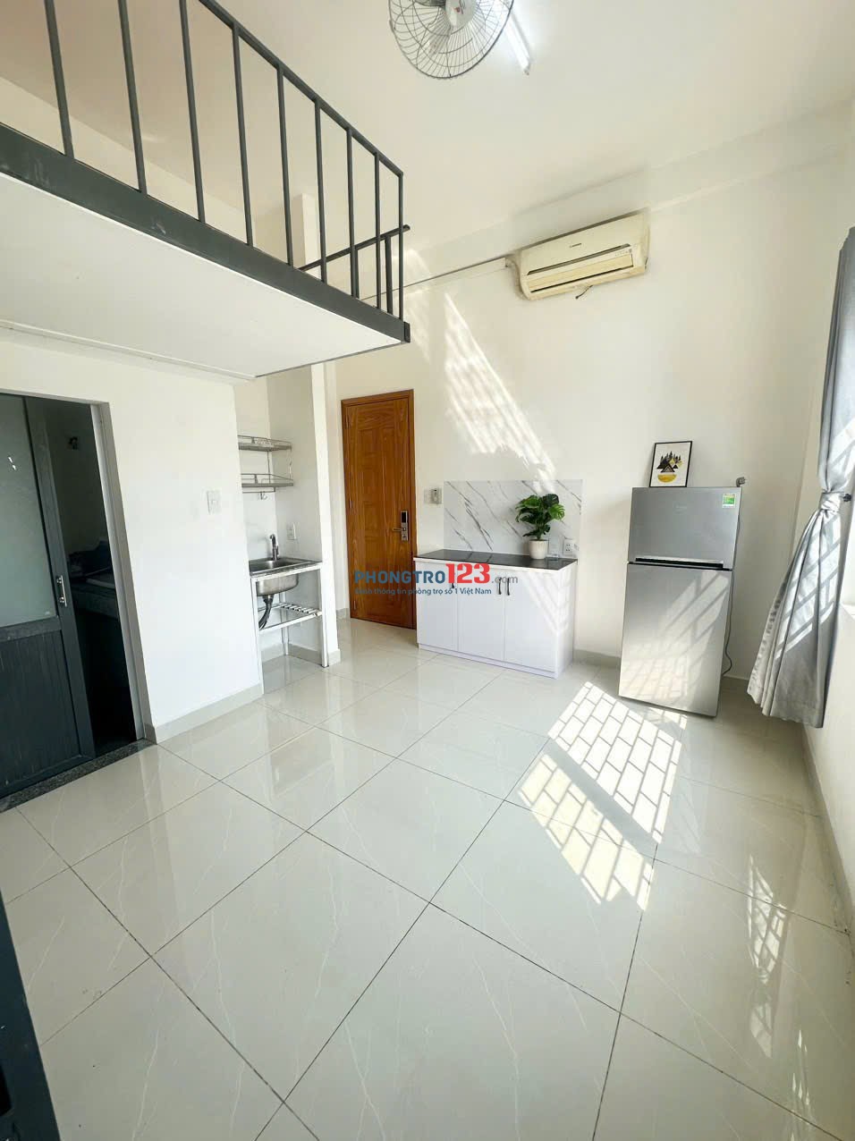 Cho thuê phòng duplex cửa sổ trời ngay Dương Quảng Hàm
