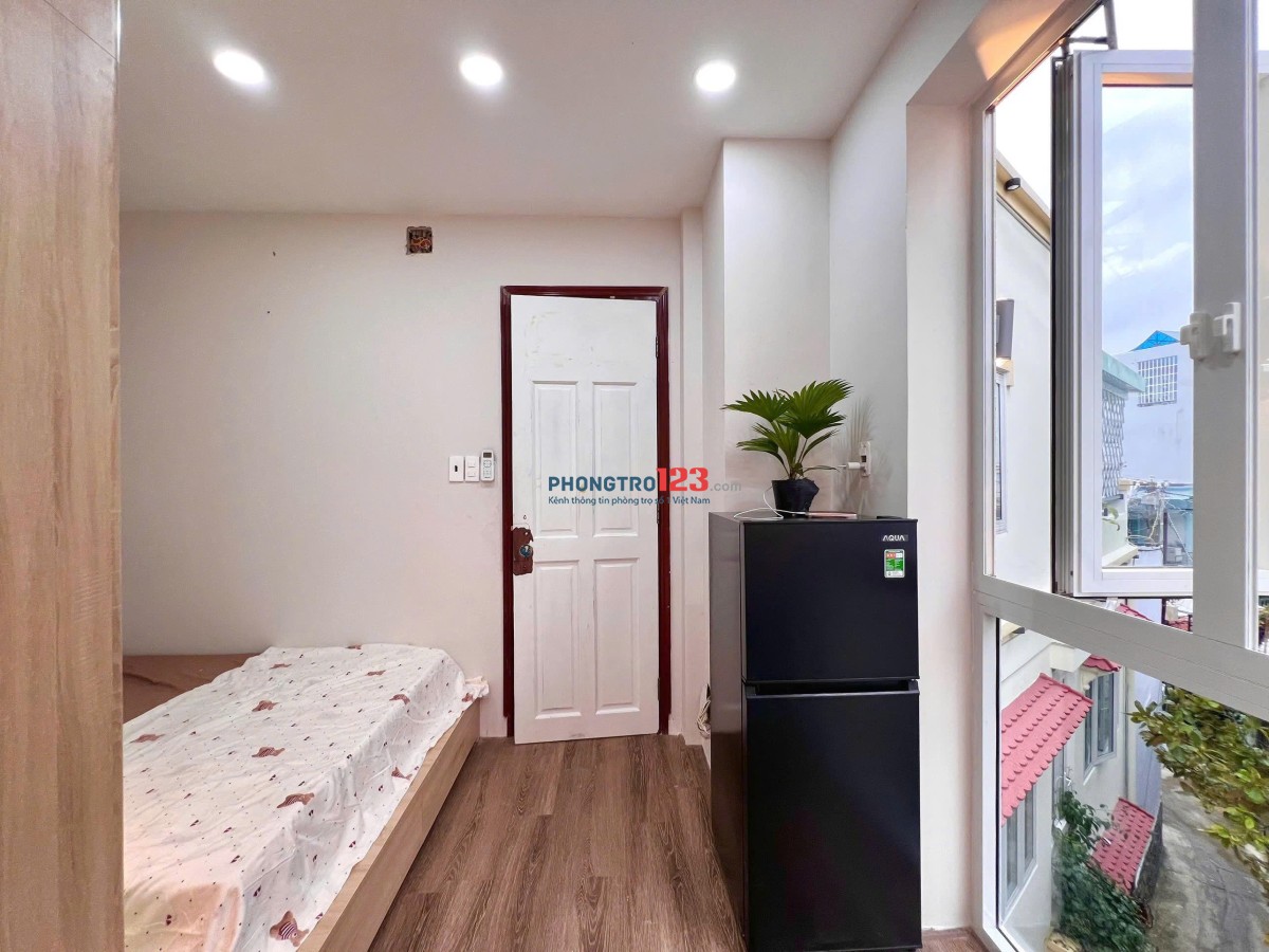 CHO THUÊ PHÒNG FULL NỘI THẤT CỬA SỔ THOÁNG CÓ MÁY GIẶT RIÊNG PHÚ NHUẬN, TIỆN ĐI Q1, Q3