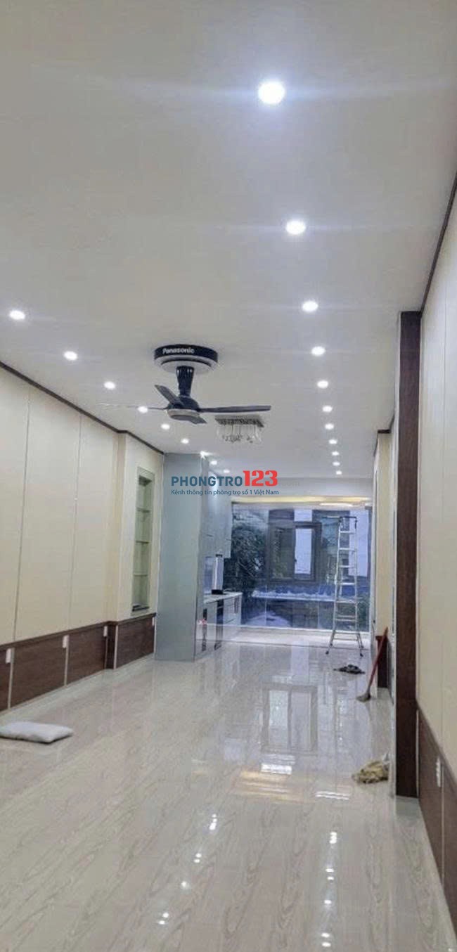 Nhà nguyên căn (1 trệt mặt bằng kinh doanh - 1 lầu 2 PN) 139m2 giá 15tr/th