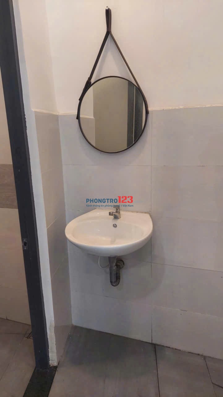 Nhà 1 lầu, 2p ngủ, 2wc hẻm 270 Phan Đình Phùng giá 14tr/tháng