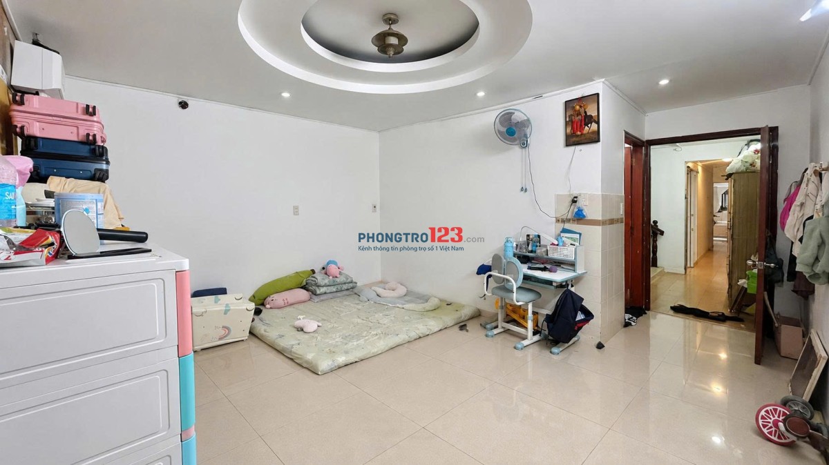 SANG LẠI MẶT BẰNG SIUU RỘNG CÓ 1PN Ở LẠI NHÀ VỆ SINH KHÉP KÍN NGAY P14-TÂN BÌNH
