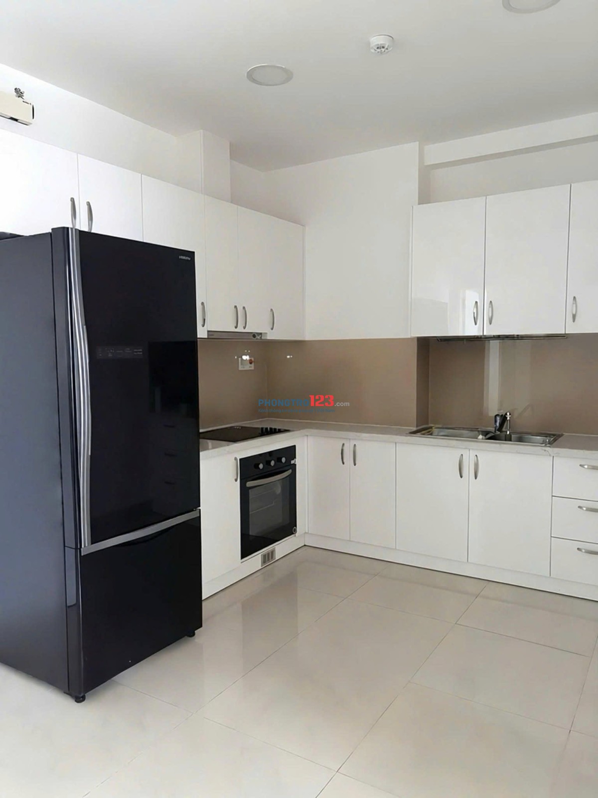 Cho thuê Central Plaza - 73m2, 2pn,2 wc, đầy đủ nội thất giá 14 tr/th