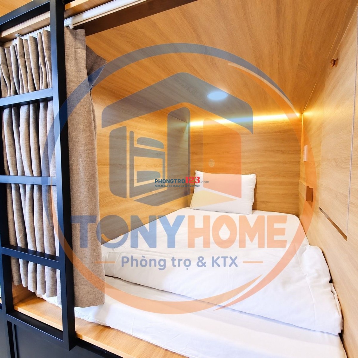 KTX NỮ QUẬN 1 – CÓ BAN CÔNG – BẾP & WC RIÊNG TỪNG PHÒNG - GẦN ĐH VĂN LANG