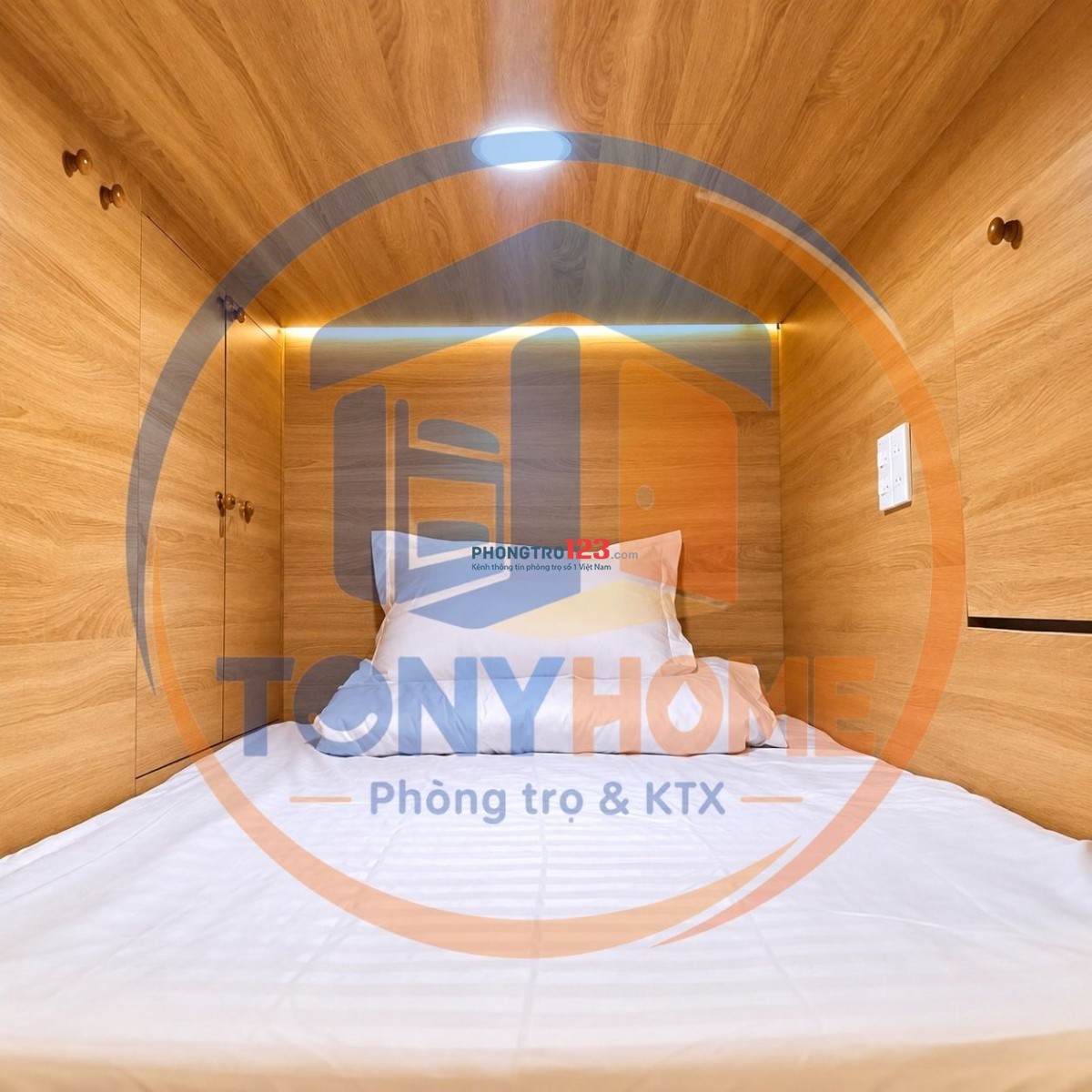 KTX NỮ QUẬN 1 – CÓ BAN CÔNG – BẾP & WC RIÊNG TỪNG PHÒNG - GẦN ĐH VĂN LANG