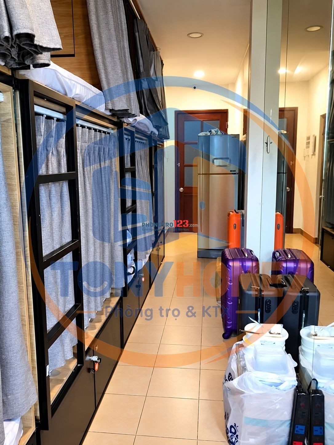 KTX NỮ QUẬN 1 – CÓ BAN CÔNG – BẾP & WC RIÊNG TỪNG PHÒNG - GẦN ĐH VĂN LANG