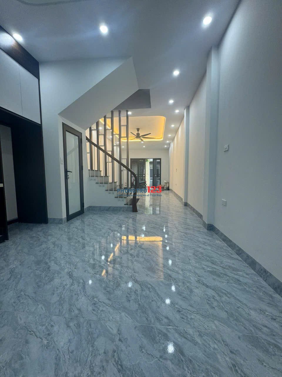 Cho thuê nhà nguyên căn Định Công Hạ, Hoàng Mail, 50m2, 4 ngủ, 8 triệu, điện nước giá dân