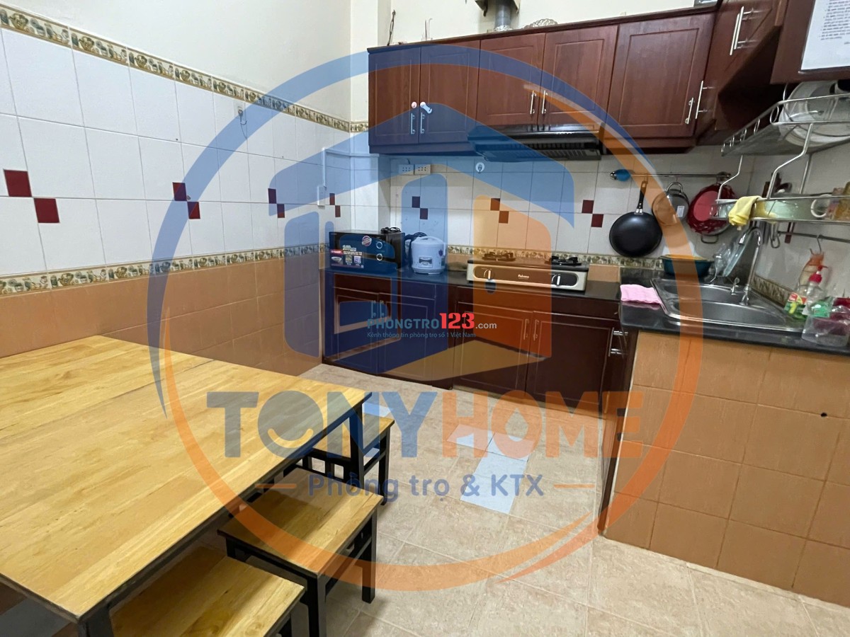 DORM CAO CẤP BÌNH THẠNH – CHỈ 4 NGƯỜI/PHÒNG – BAO TRỌN CHI PHÍ - GẦN SIÊU THỊ EMART