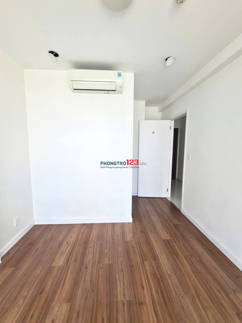 Cho thuê Căn Hộ Carillon 2, dt 116m2, 3PN, nhà trống, giá 13,5 tr/th