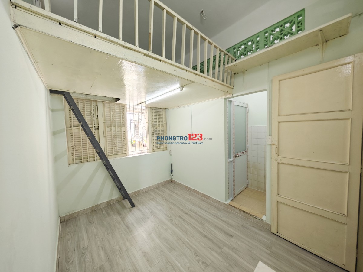 PHÒNG RIÊNG CHỦ GIỜ TỰ DO CÓ GÁC WC RIÊNG