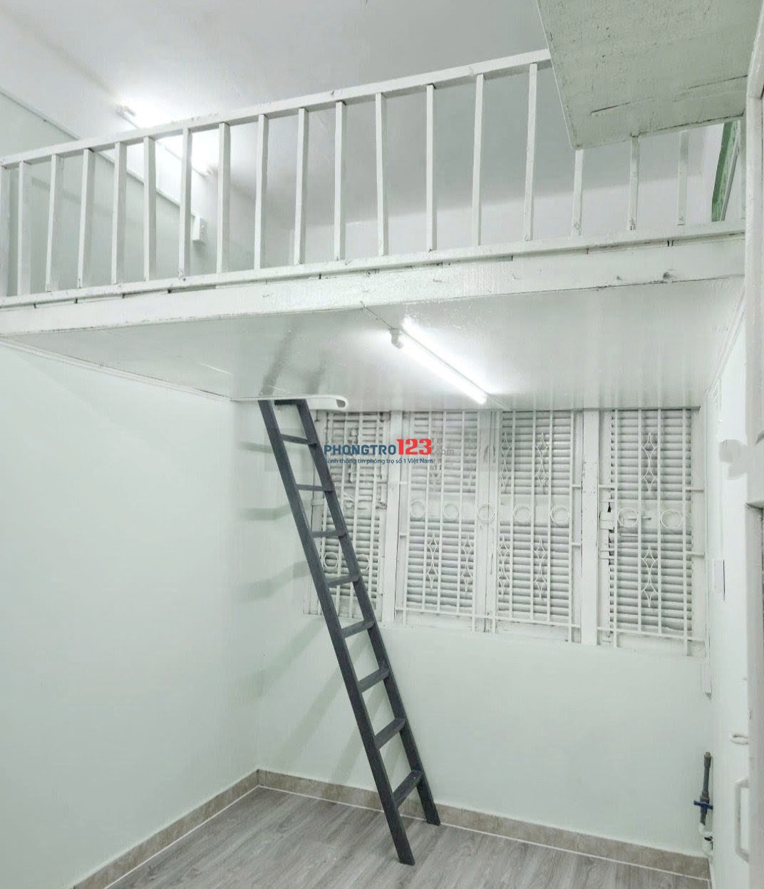 PHÒNG RIÊNG CHỦ GIỜ TỰ DO CÓ GÁC WC RIÊNG