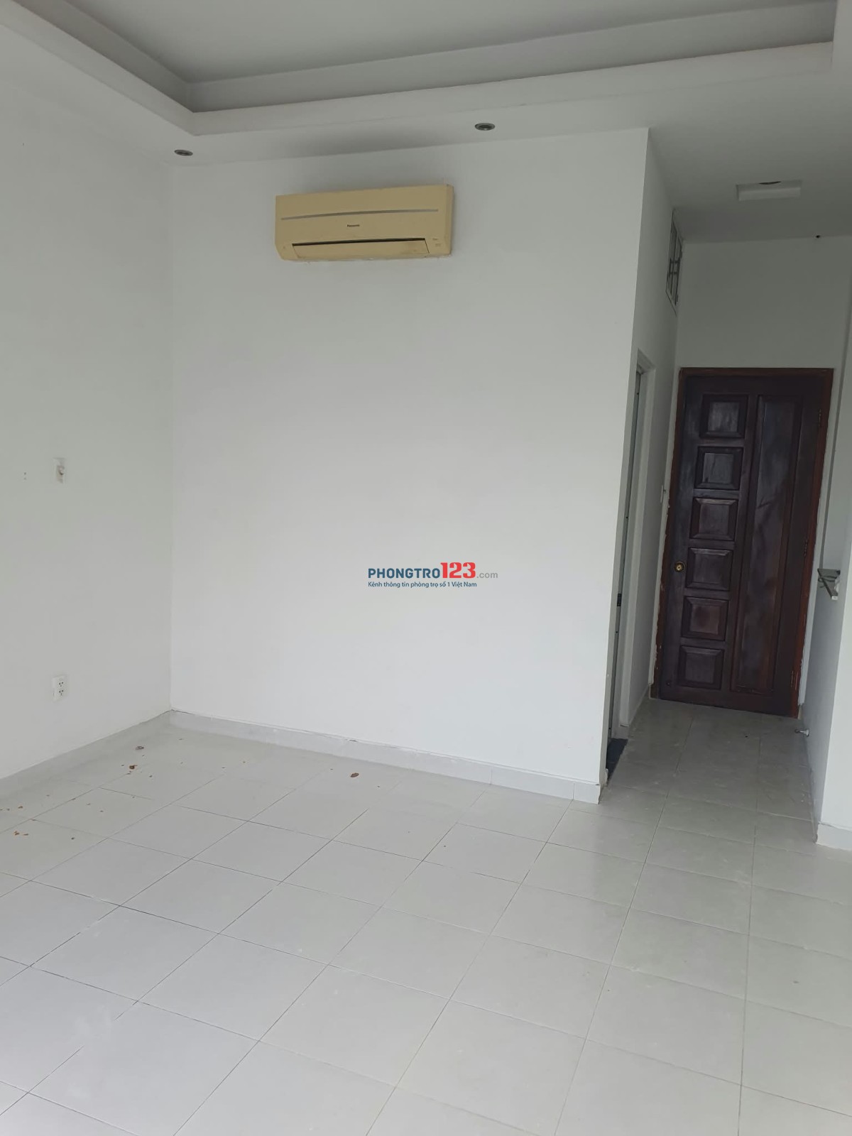 Bên em hiện tại còn 3 phòng cho nữ thuê có thể vào ở ngay