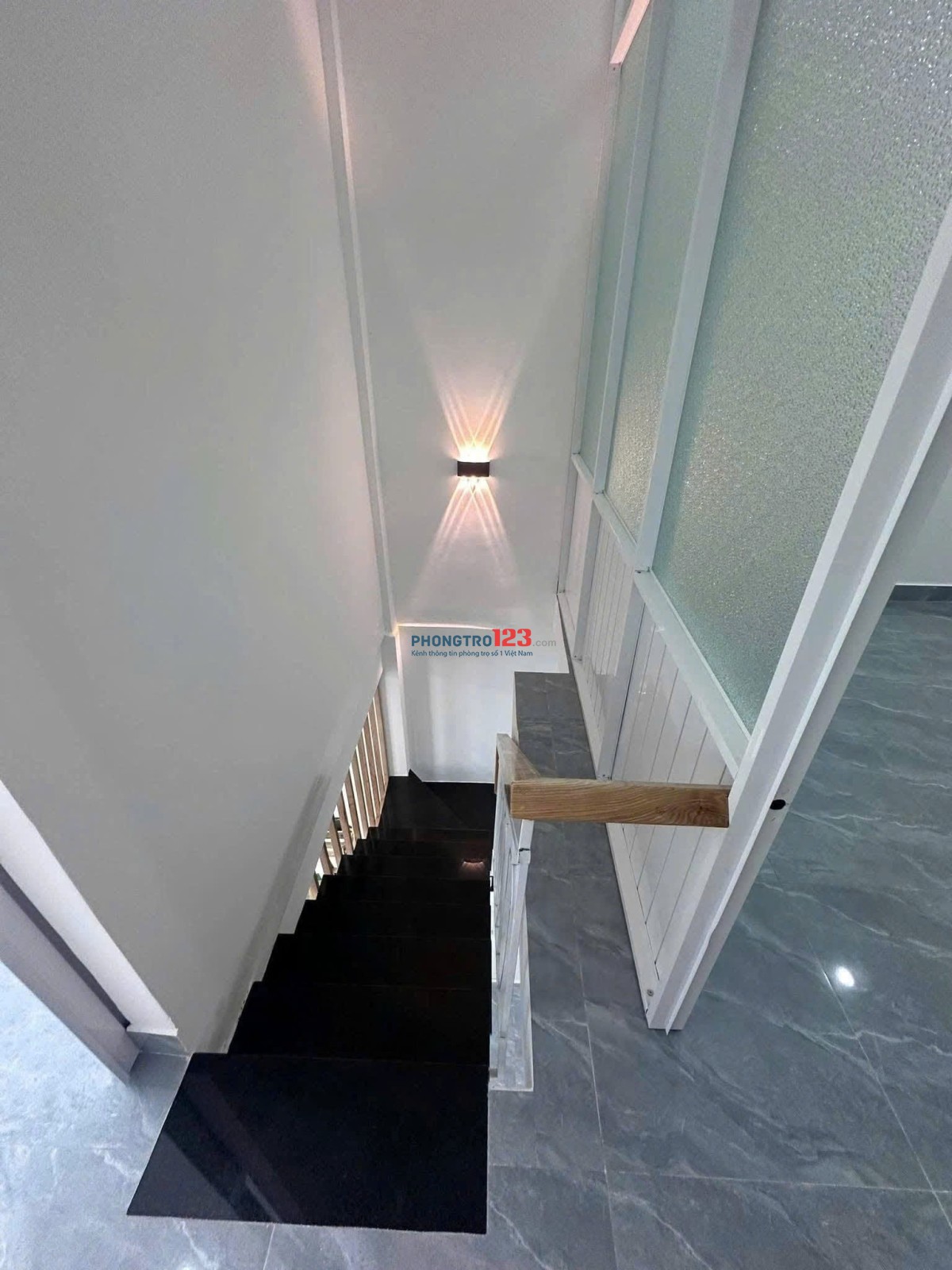 Nhà nguyên căn, Q. phú nhuận 109m2, đầy đủ nội thất, 2PN Giá thuê 13,5 tr/th