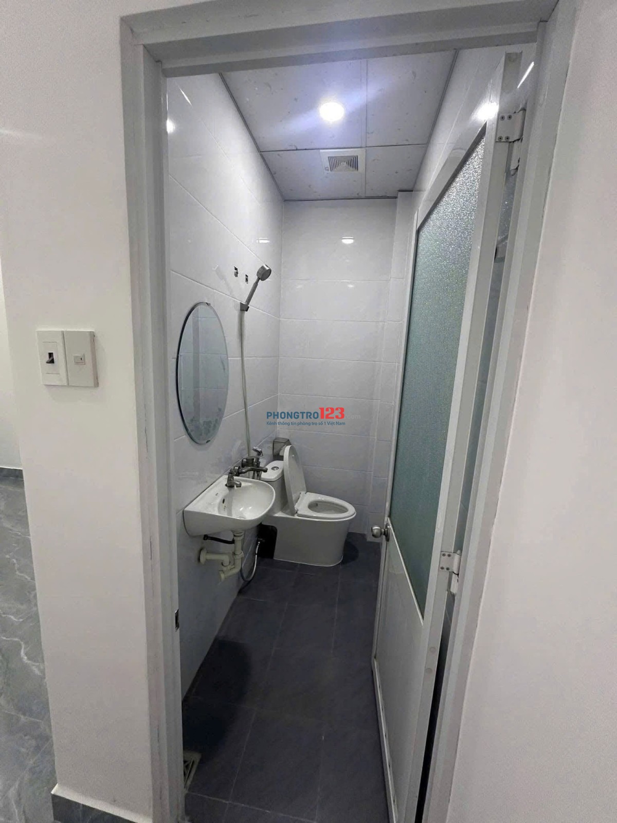 Nhà nguyên căn, Q. phú nhuận 109m2, đầy đủ nội thất, 2PN Giá thuê 13,5 tr/th