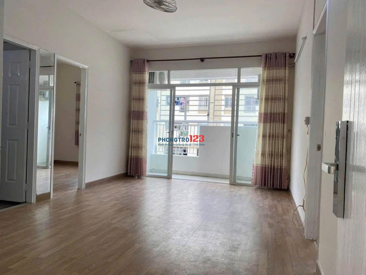 Căn Hộ Oriental Plaza- 116m2, 3PN, Nội thất cơ bản, giá 13.5 tr/th