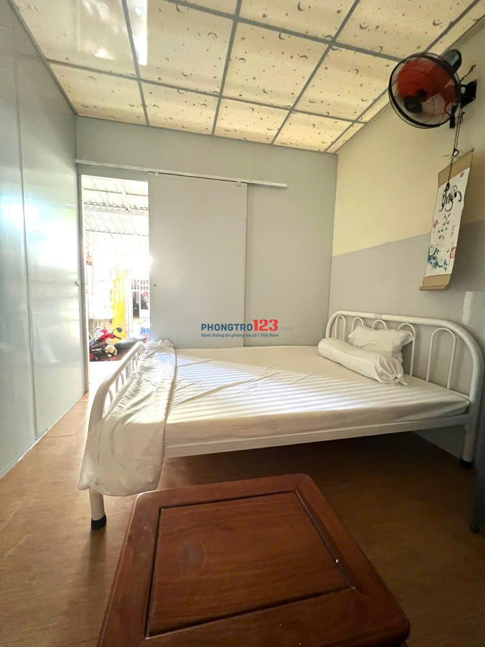 cho thuê căn hộ dịch vụ bancony toilet riêng Lê Văn Lương, giá 2 triệu