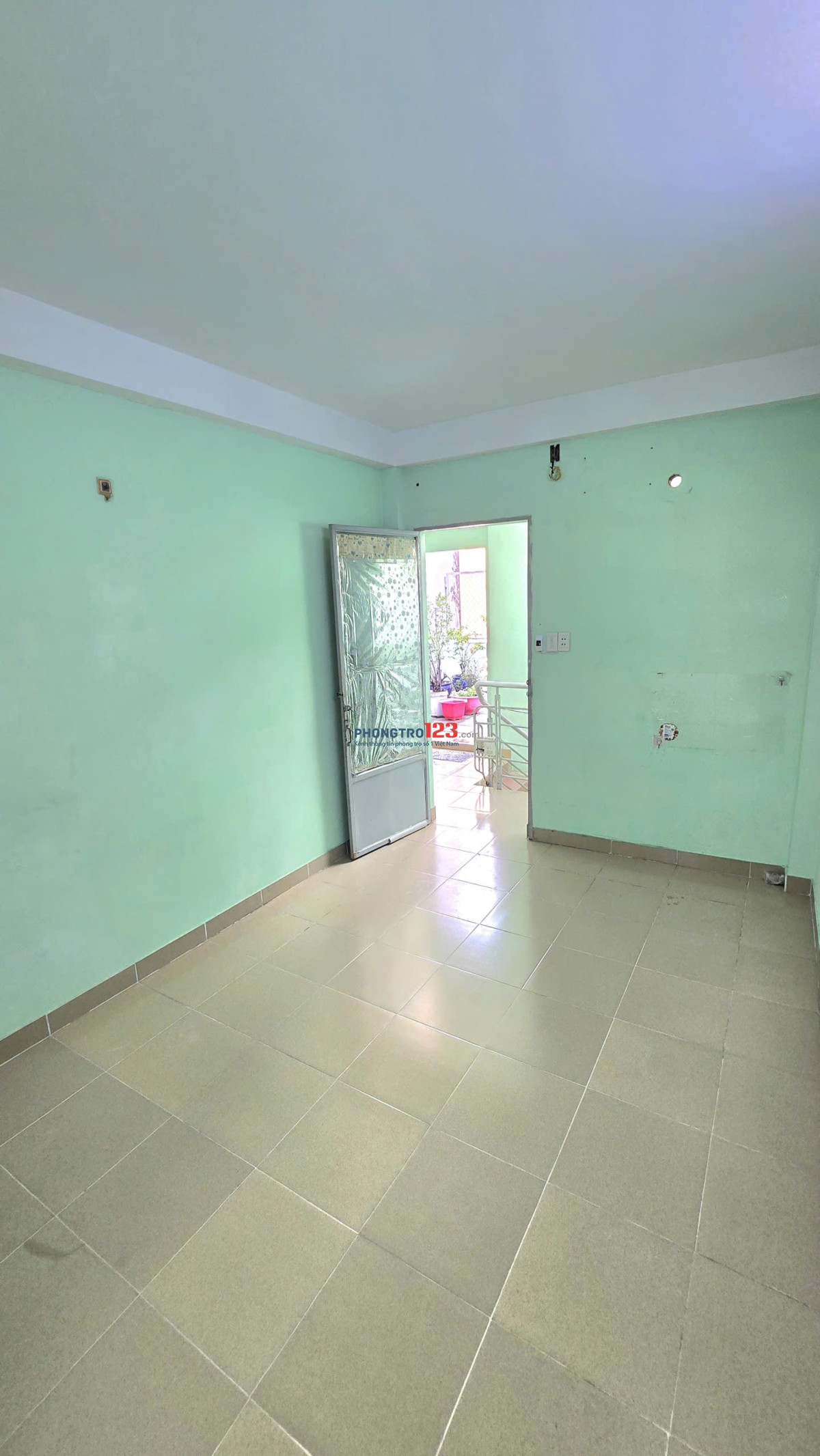 Phòng Trọ 12m2 Đường Thành Thái, Quận 10, Toilet Riêng, An Ninh, Yên Tĩnh